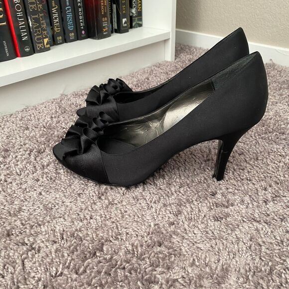 NINA Black Ruffle Satin Formal Bridesmaid Evening Ruffle Open Toe Heels Size  10 - Picture 8 of 13